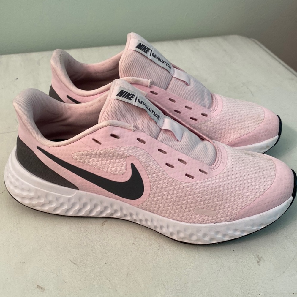 Nike kids pink shoes